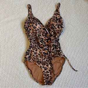 Nip Tuck Swim One Piece Sz 6 Animal Magic Print Tummy Control Side Ruching